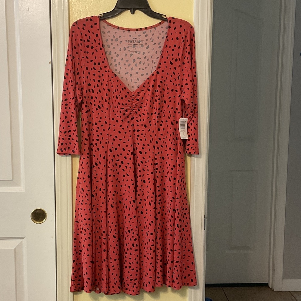 Torrid Red w/black dots Dress Size 0 (12). 3/4 sleeve